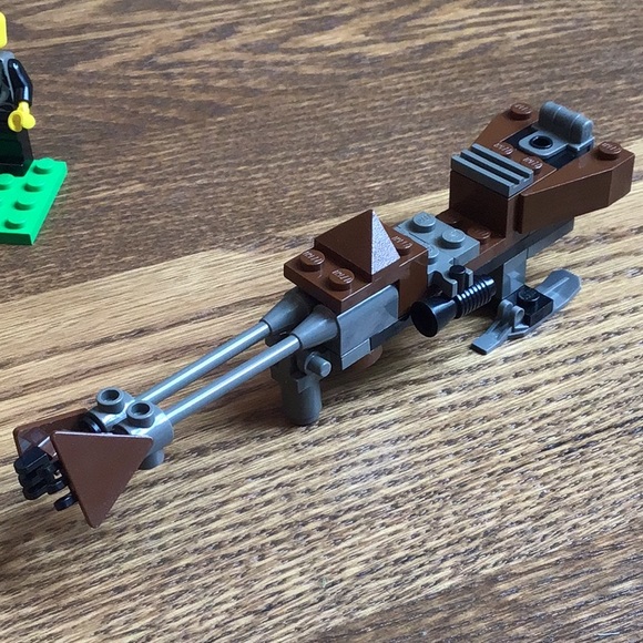 Lego Speeder Bikes 7128 - Picture 6 of 6